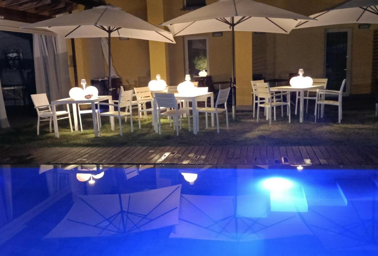 Osteria E Locanda Del Viaggiatore Russi Exterior photo